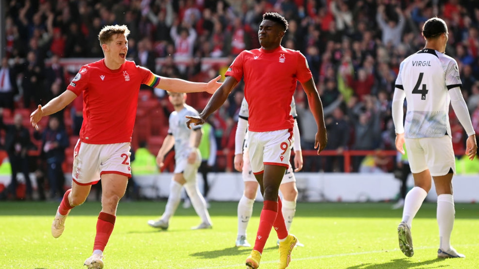 赛场上继续 赛场上继续